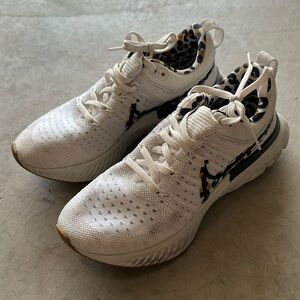 NIKE sneakers. Worn a couple of times.